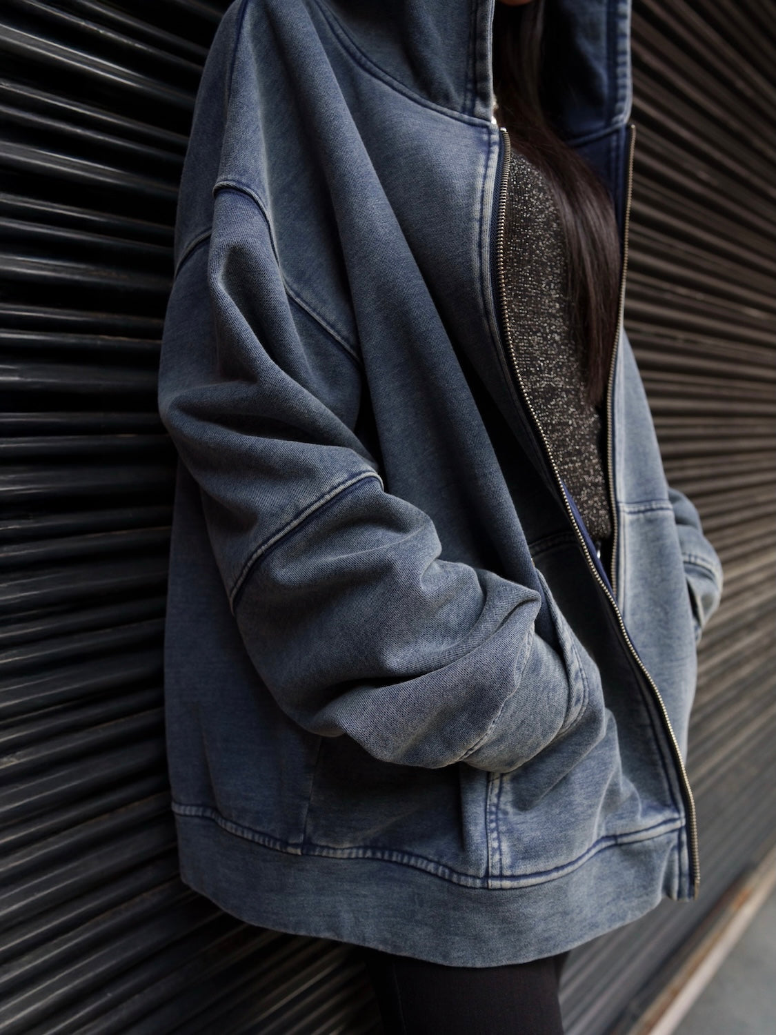 [UNISEX] ピグメント ピアス ZIP フーディー