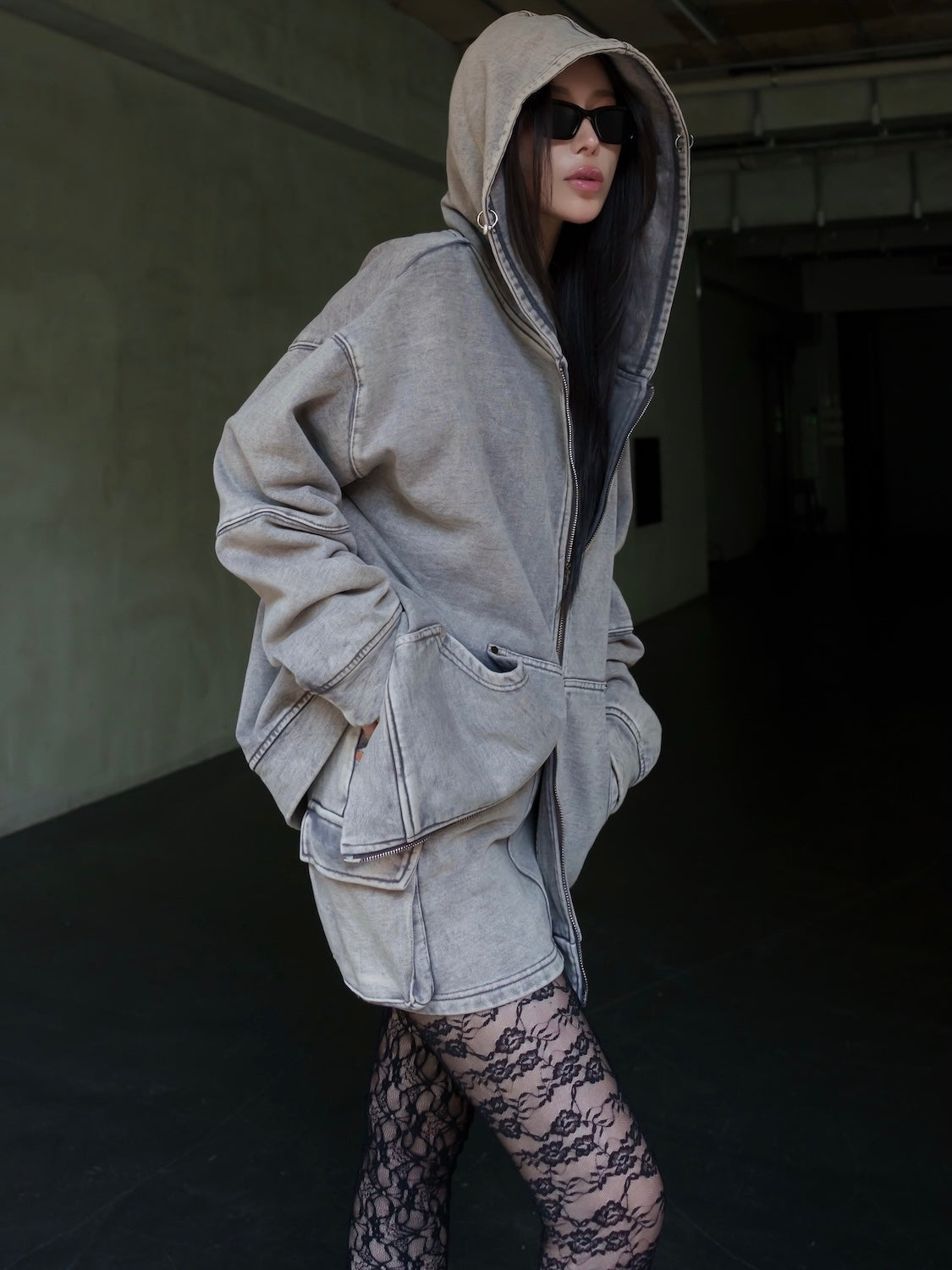 [UNISEX] ピグメント ピアス ZIP フーディー