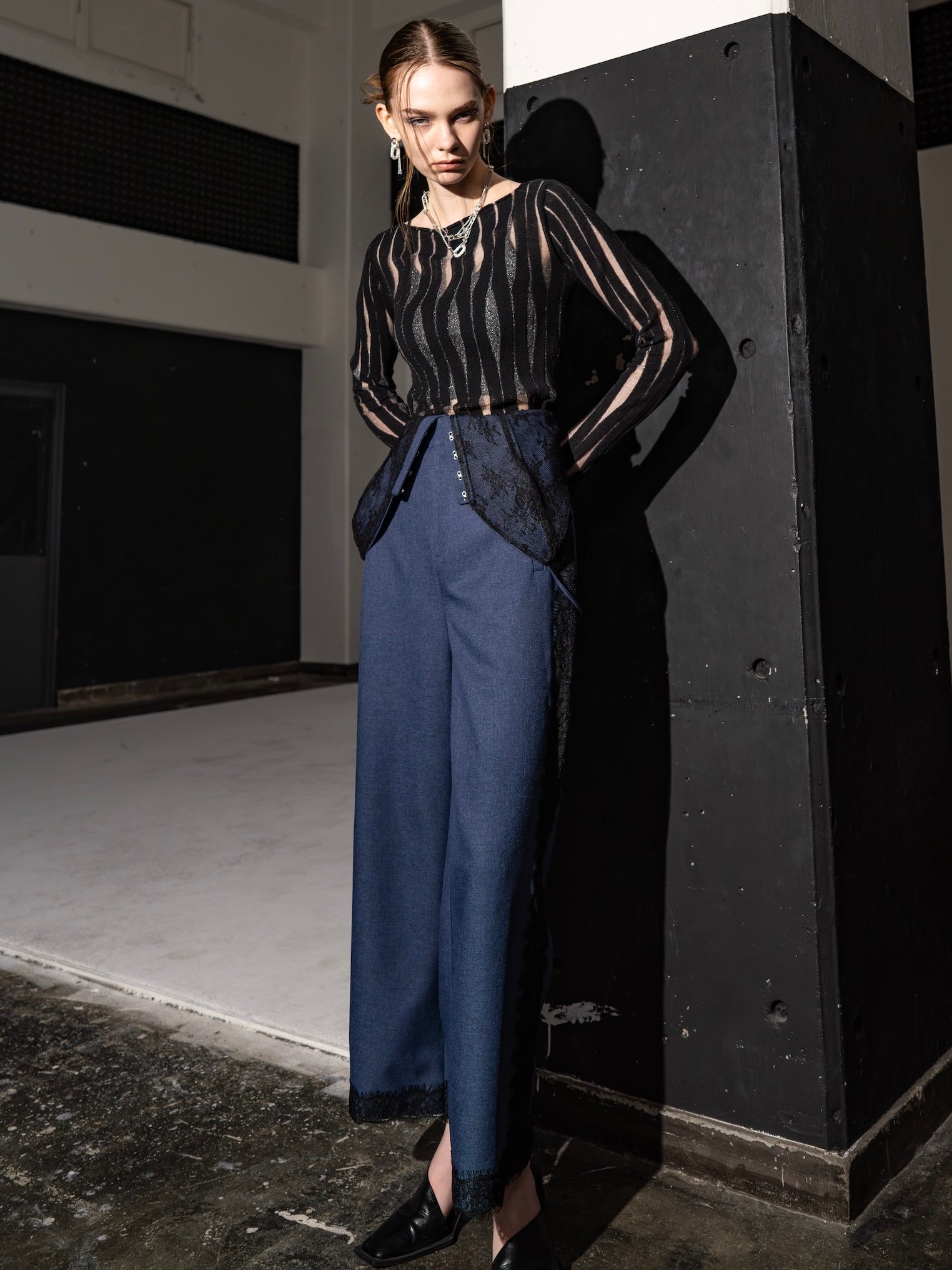 NUANCE ウェーブ シアーKNIT トップス