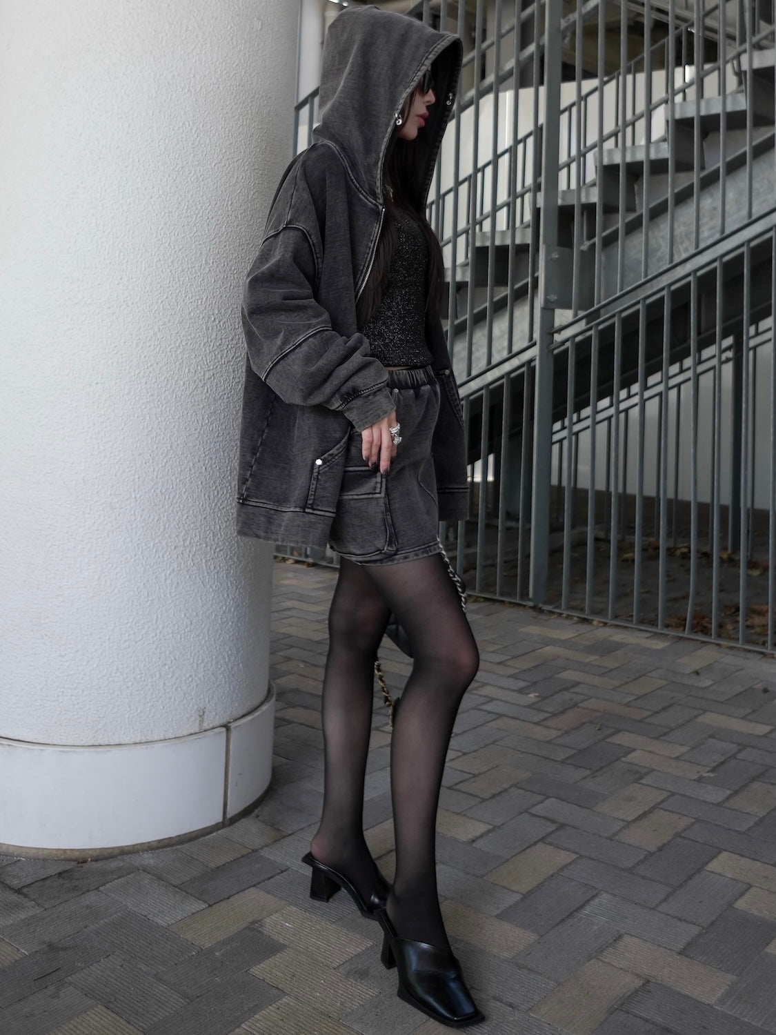 [UNISEX] ピグメント ピアス ZIP フーディー