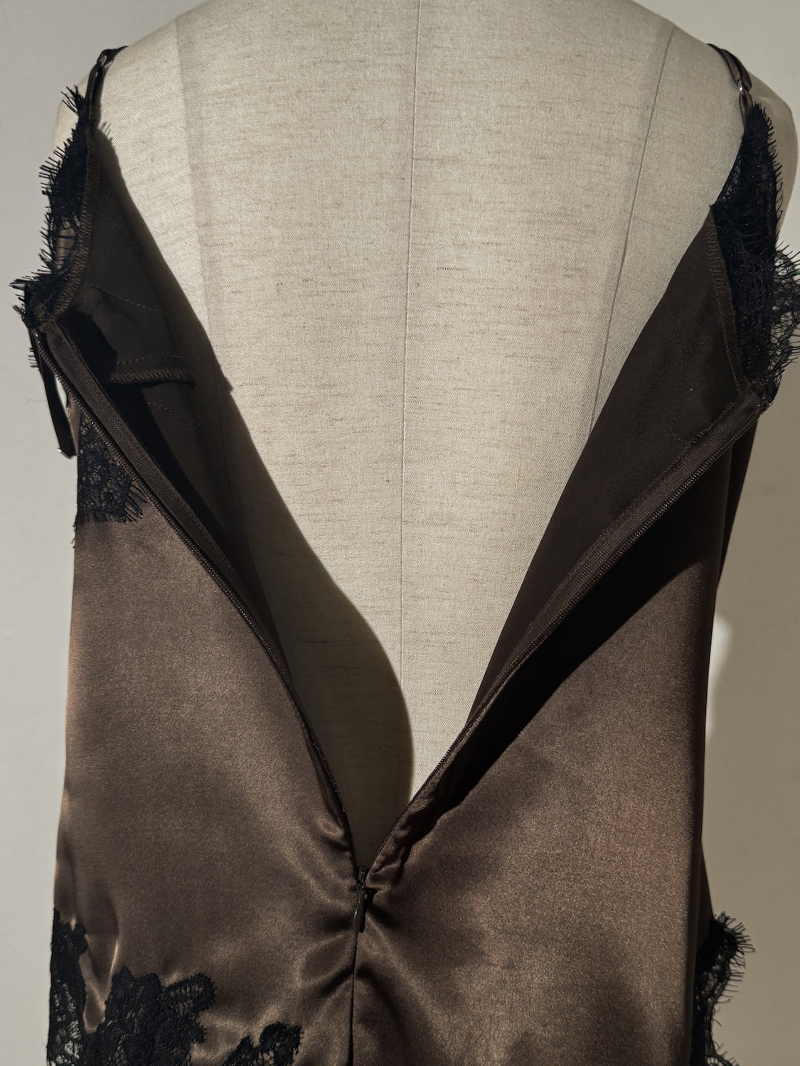アシンメトリー Satin レースキャミソール