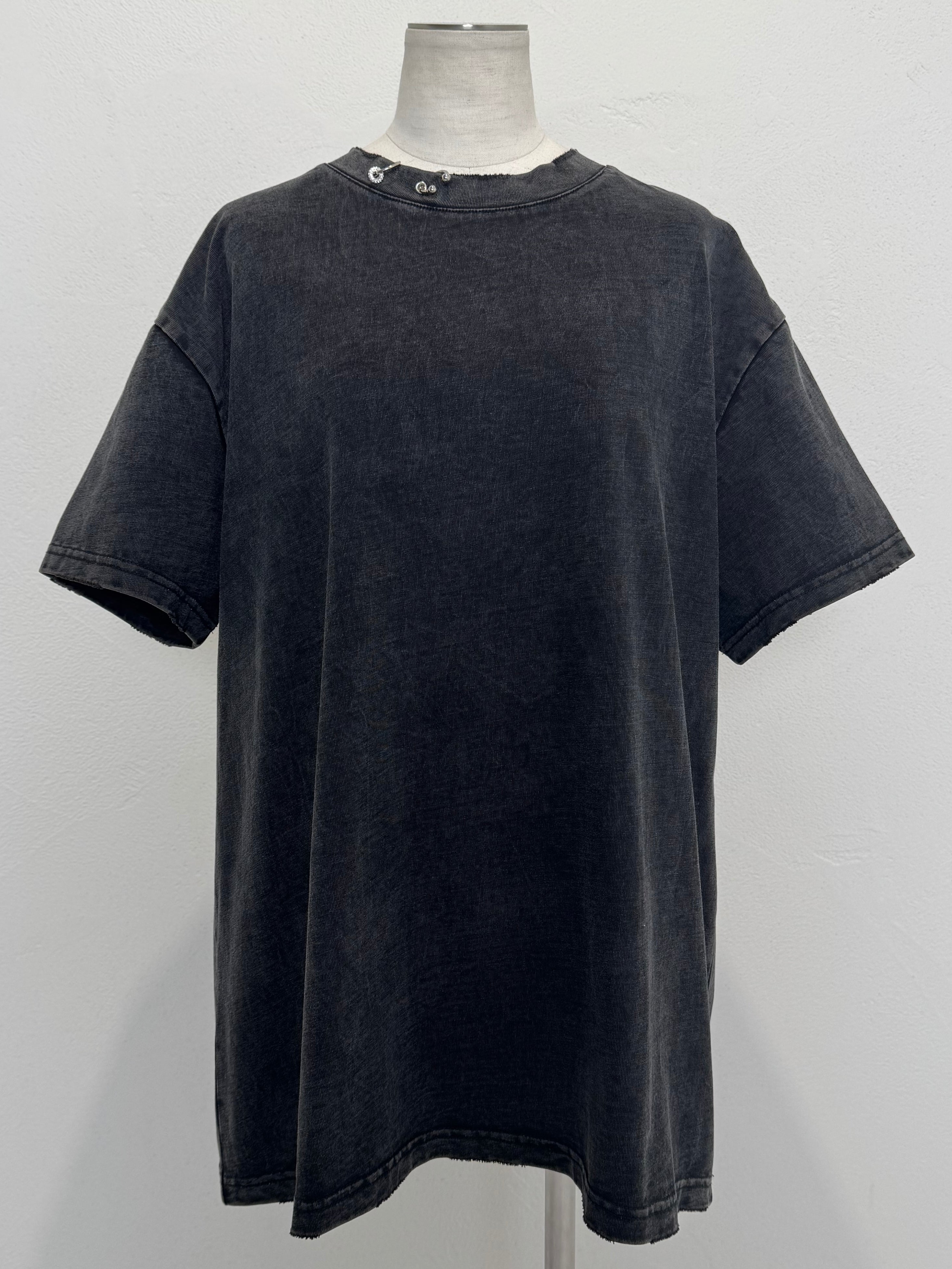[UNISEX] ピグメント ピアス Over TEE