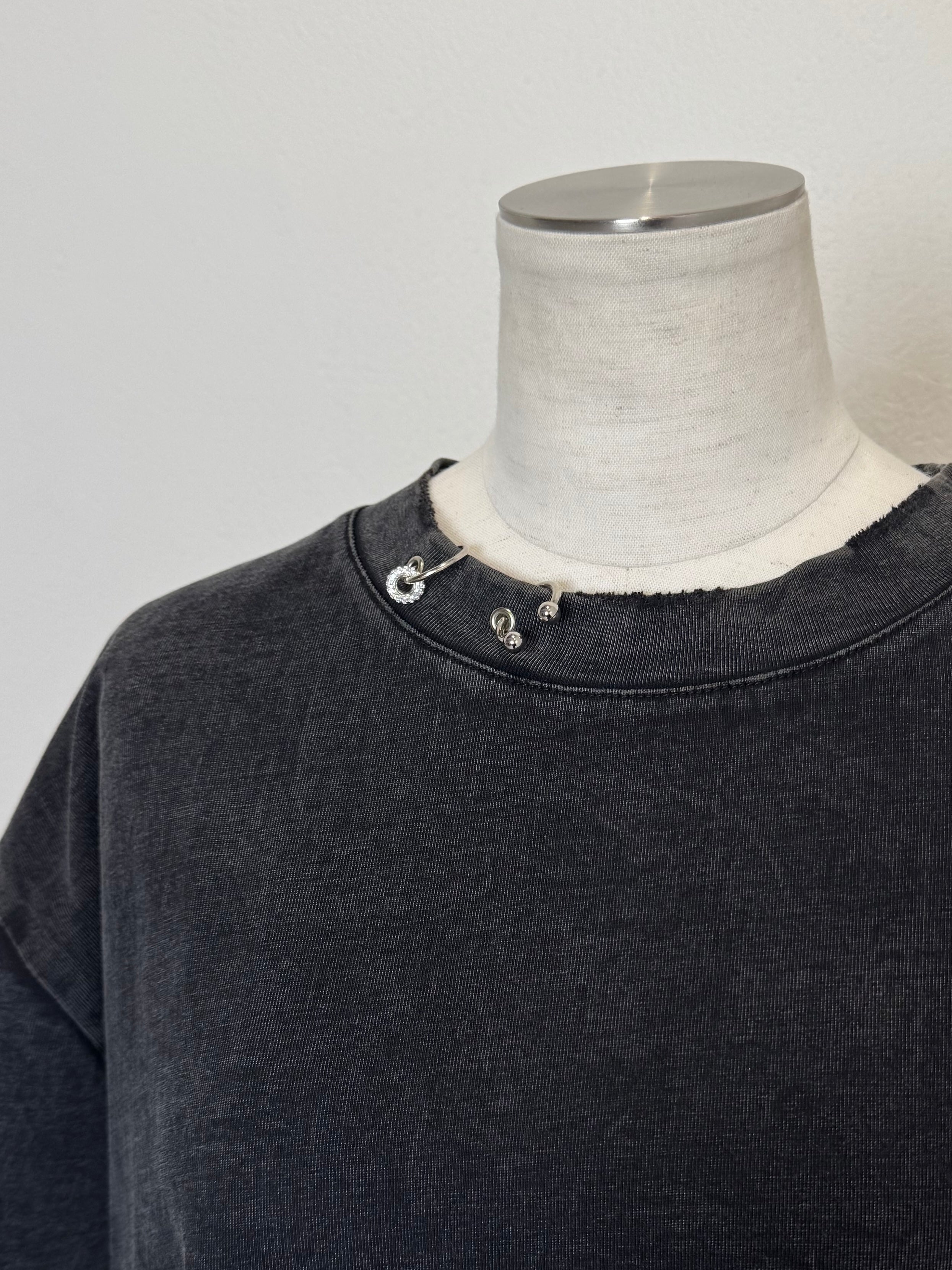[UNISEX] ピグメント ピアス Over TEE