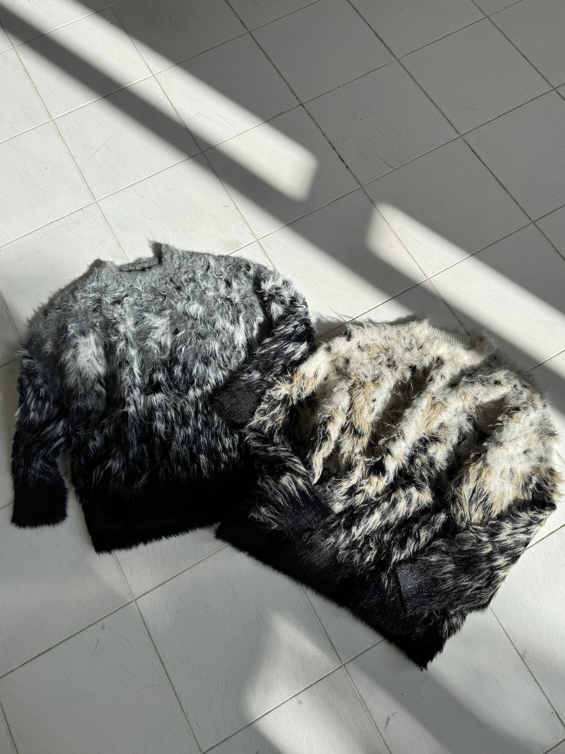 (左)COLOR：グレー<br>
(右)COLOR：ホワイト