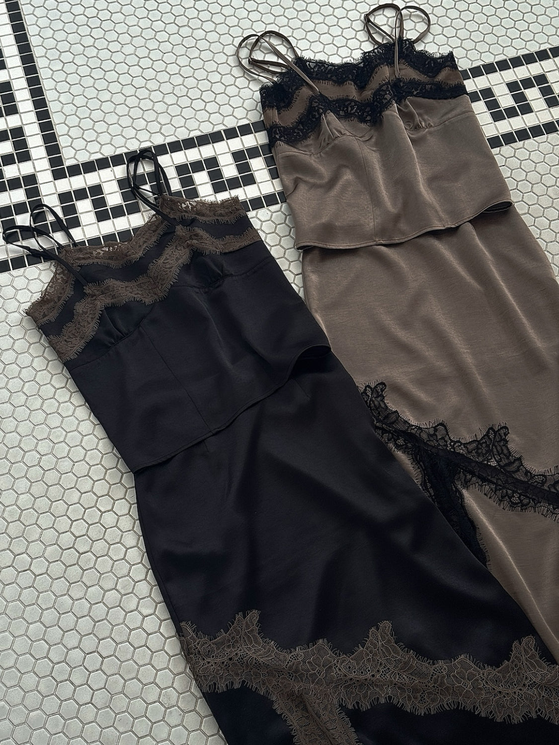 レースドッキング Satin キャミソール