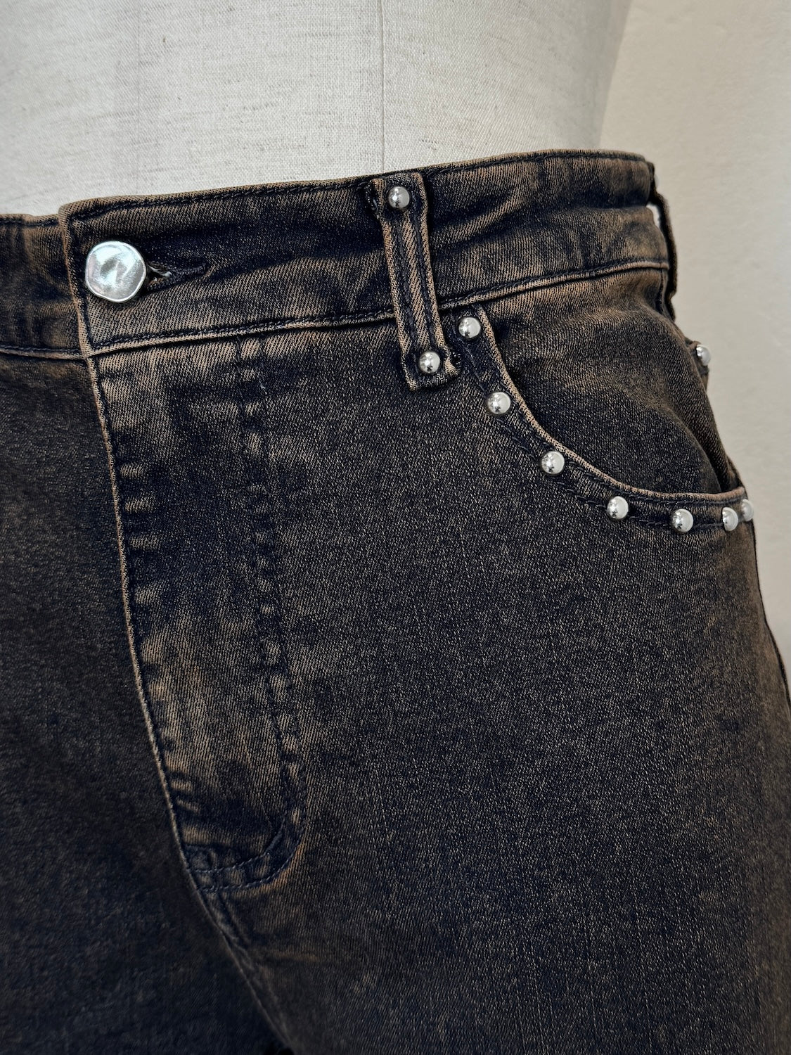 Multi スタッズ Stretch デニム