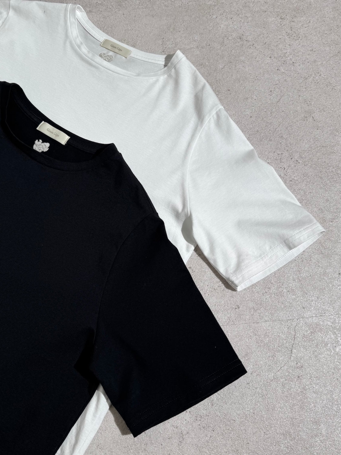 Embroidery ハート Tシャツ