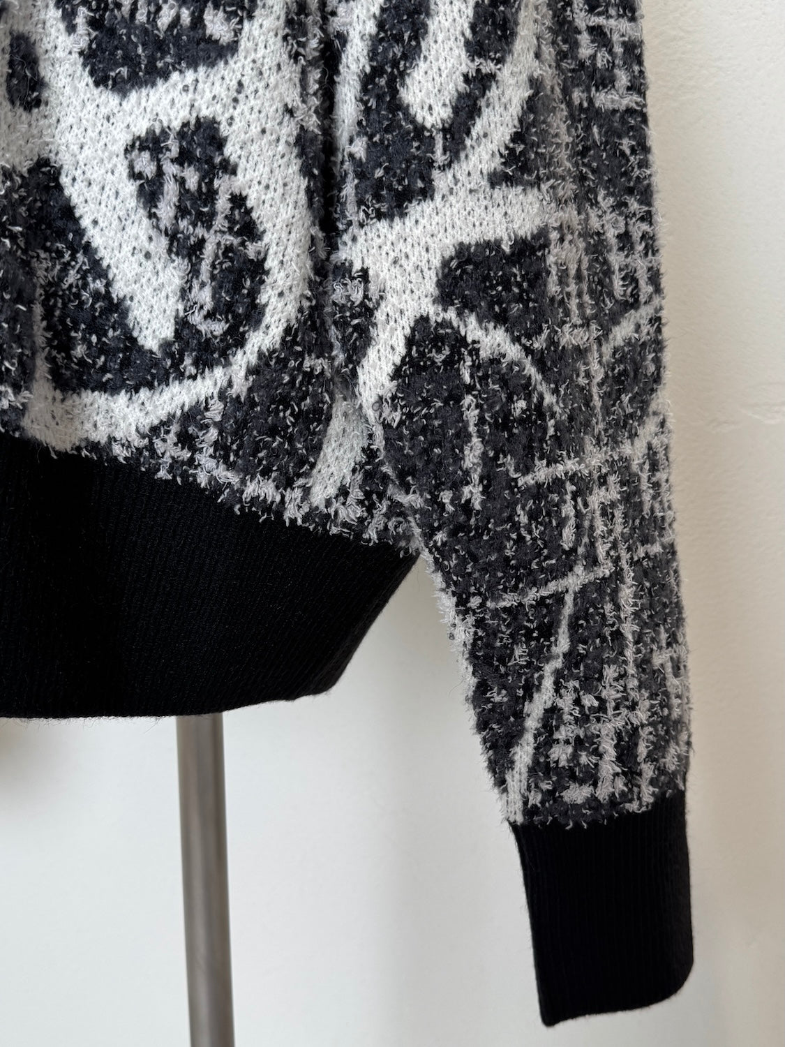 ツイードライク グラフィティ KNIT プルオーバー