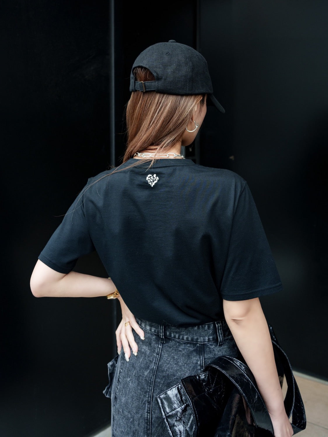 Embroidery ハート Shape Tシャツ