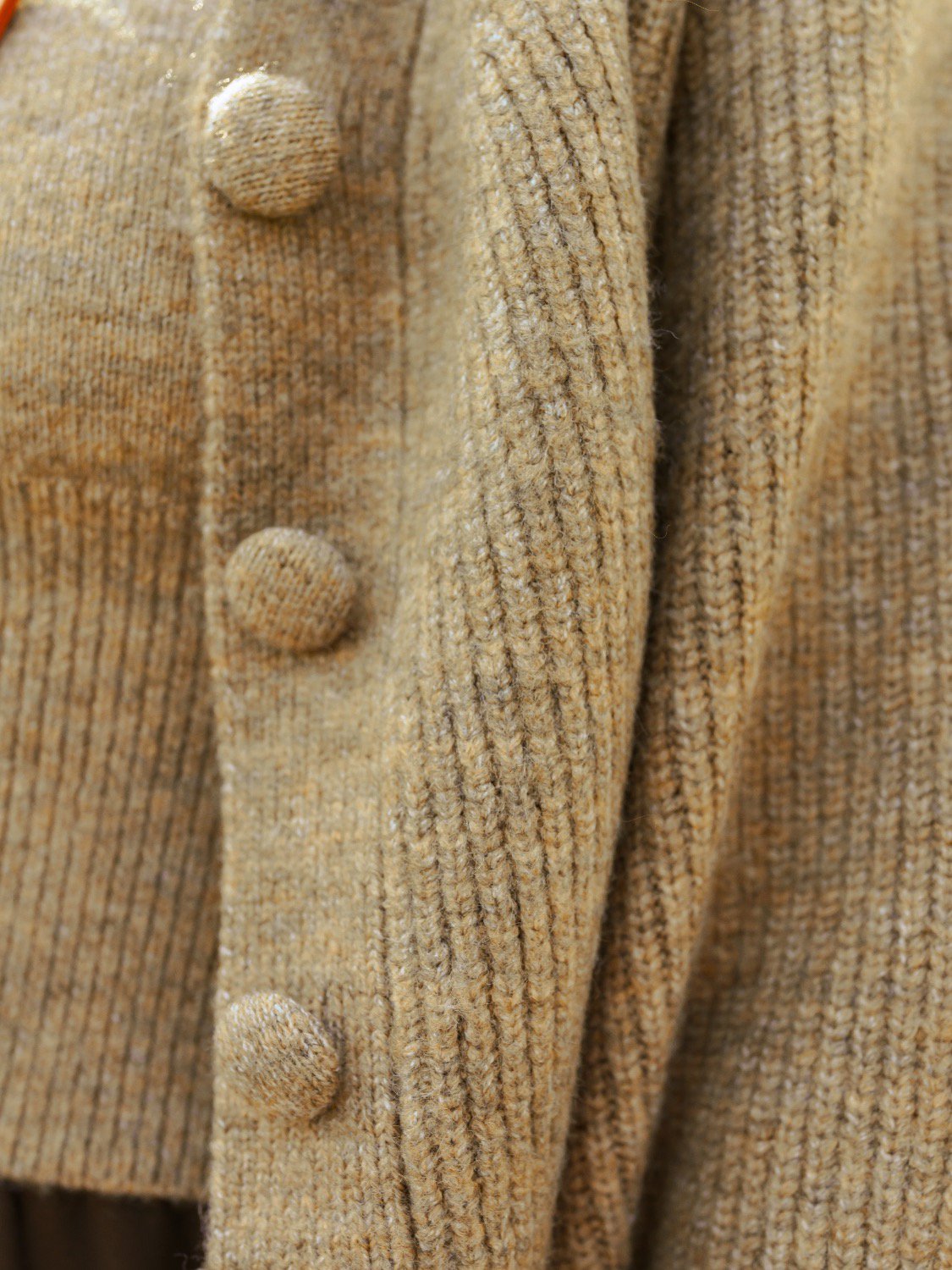 Walnut-button Rib Knit Short Cardigan